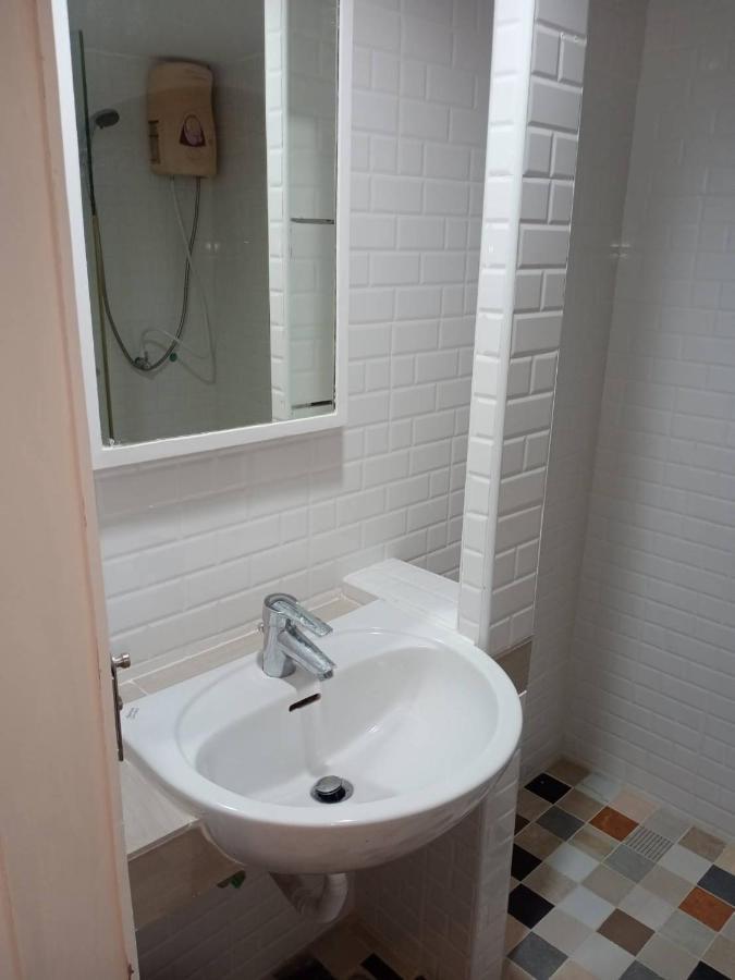 בנגקוק Royal Garden Home Hotel מראה חיצוני תמונה