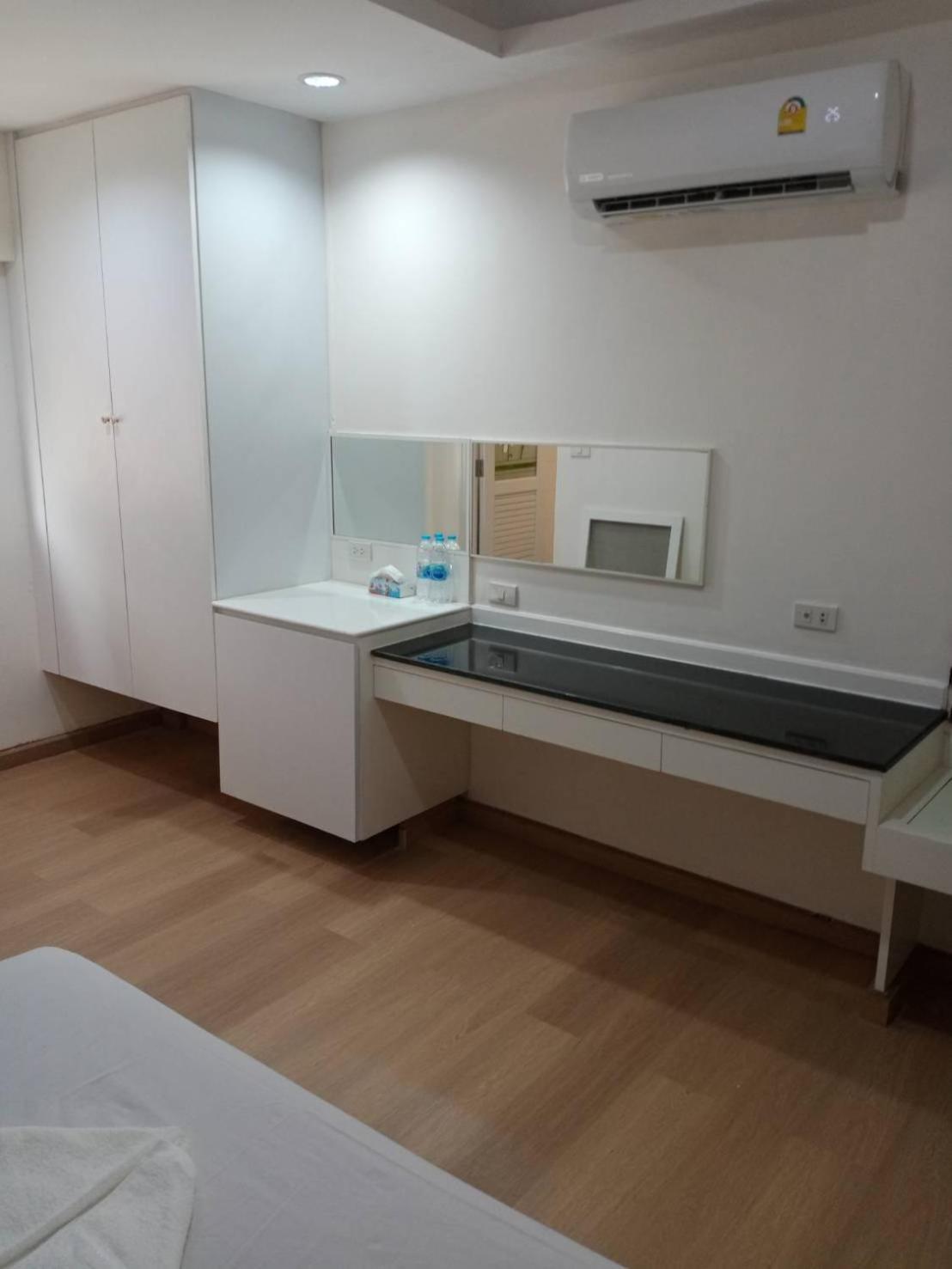 בנגקוק Royal Garden Home Hotel מראה חיצוני תמונה