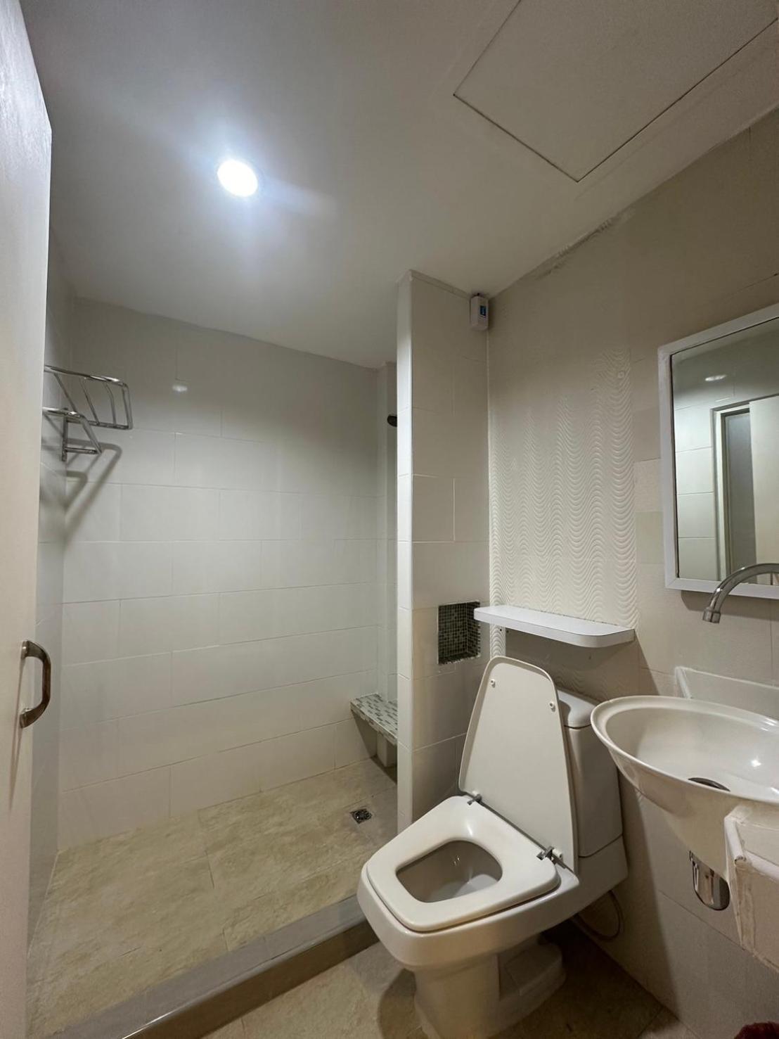 בנגקוק Royal Garden Home Hotel מראה חיצוני תמונה