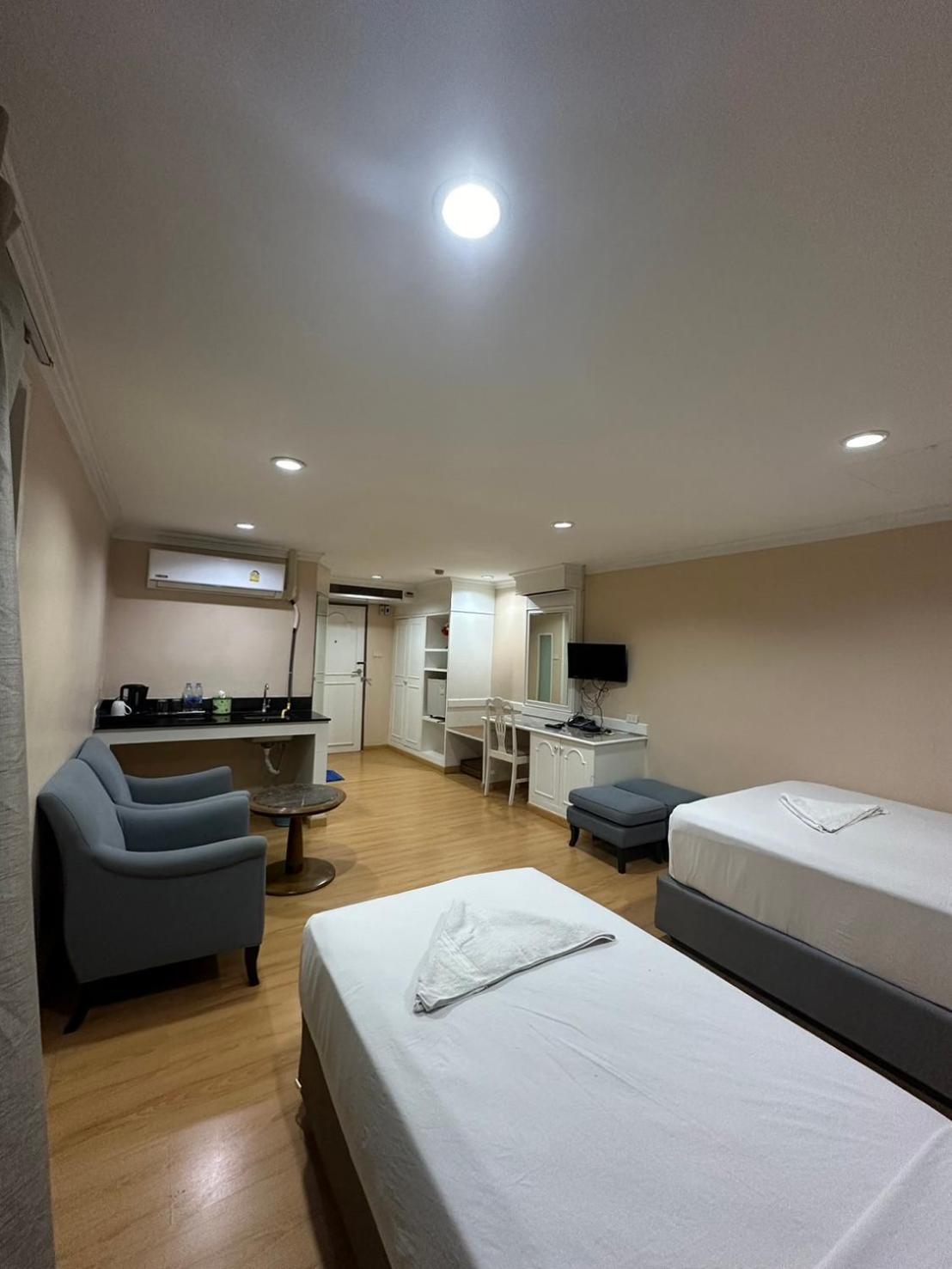 בנגקוק Royal Garden Home Hotel מראה חיצוני תמונה