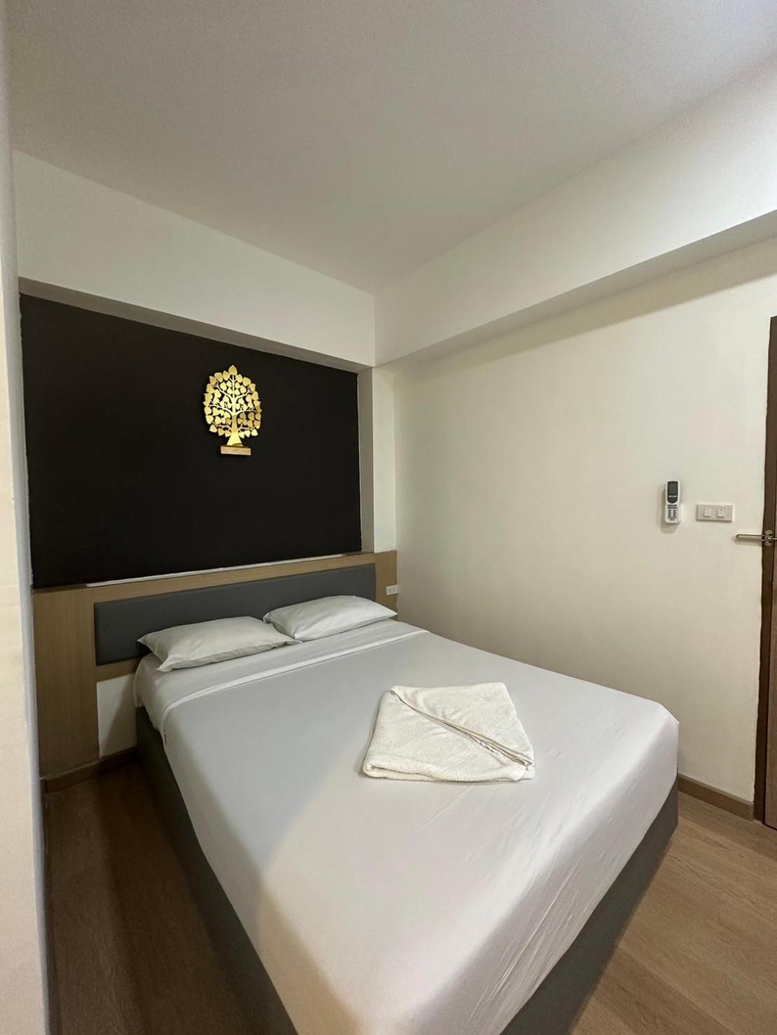בנגקוק Royal Garden Home Hotel מראה חיצוני תמונה