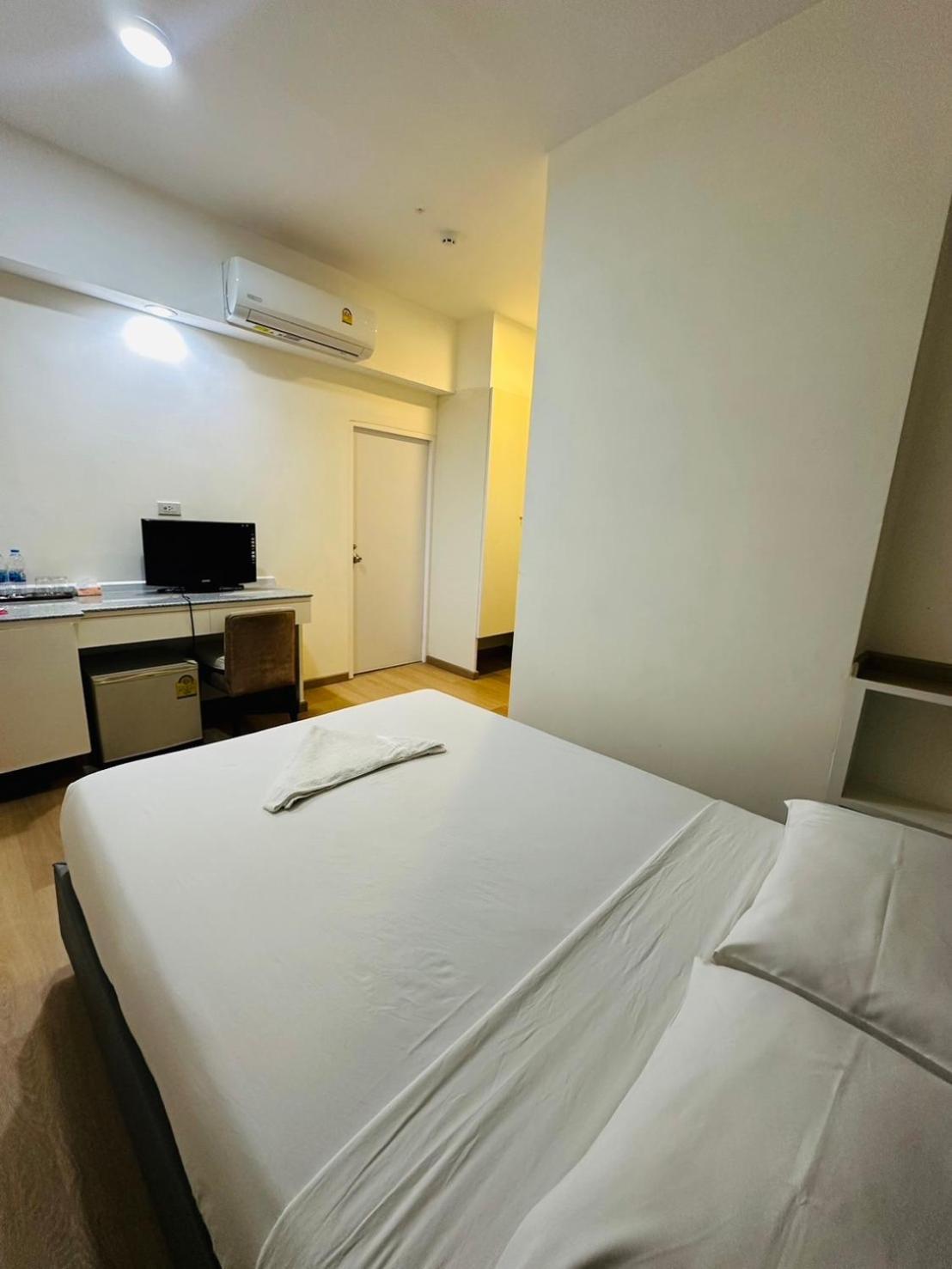 בנגקוק Royal Garden Home Hotel מראה חיצוני תמונה