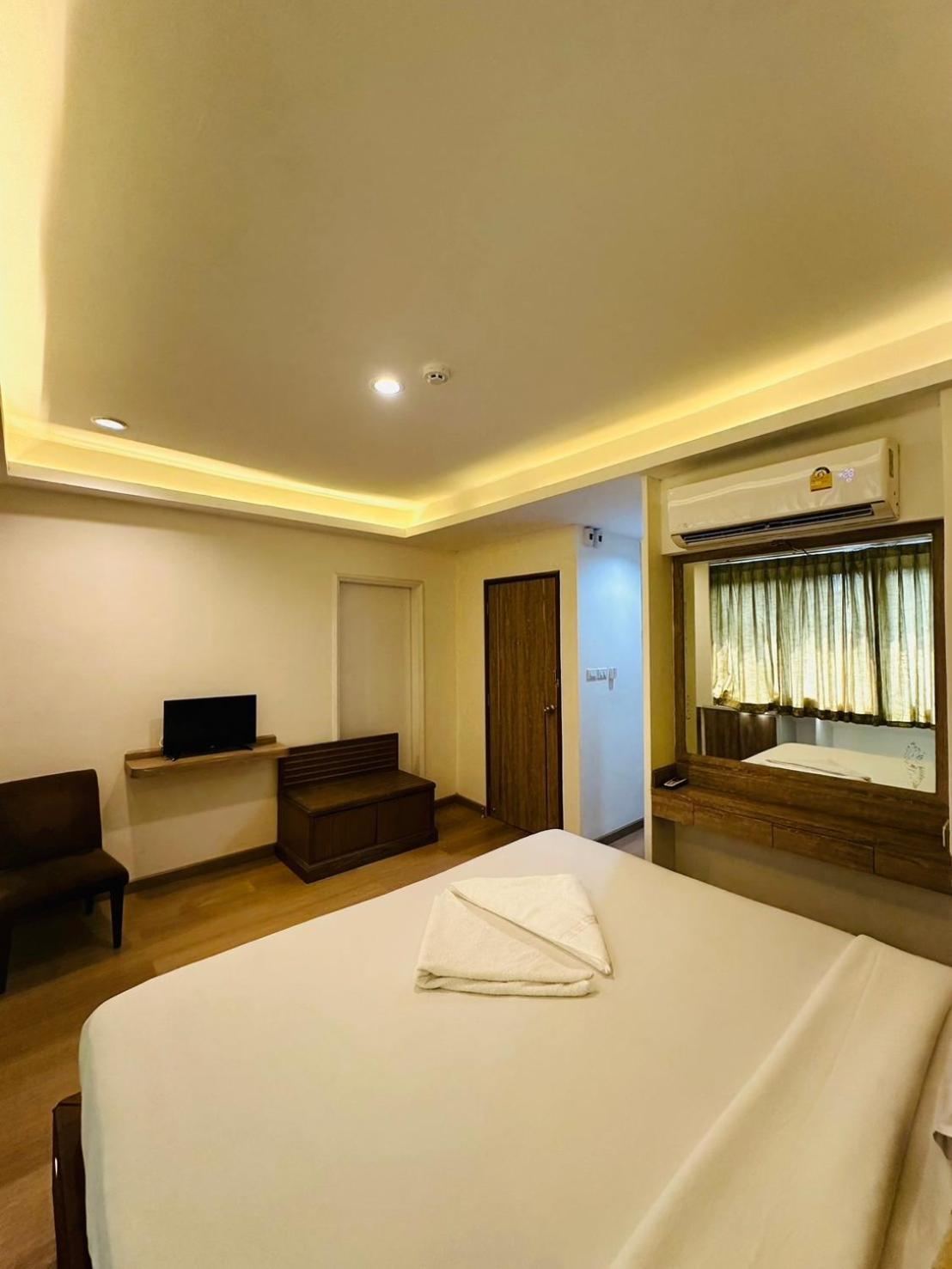 בנגקוק Royal Garden Home Hotel מראה חיצוני תמונה