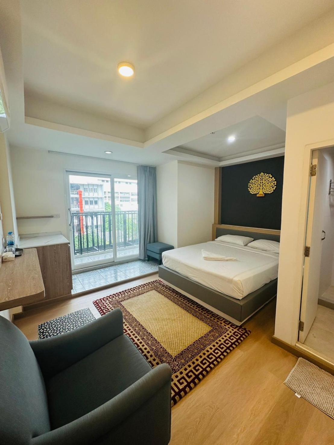 בנגקוק Royal Garden Home Hotel מראה חיצוני תמונה