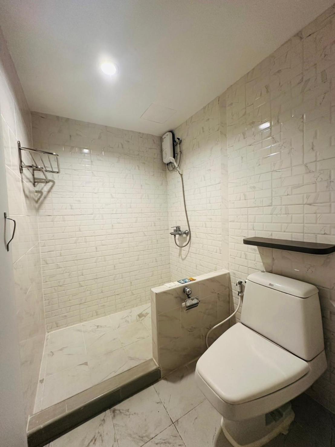 בנגקוק Royal Garden Home Hotel מראה חיצוני תמונה