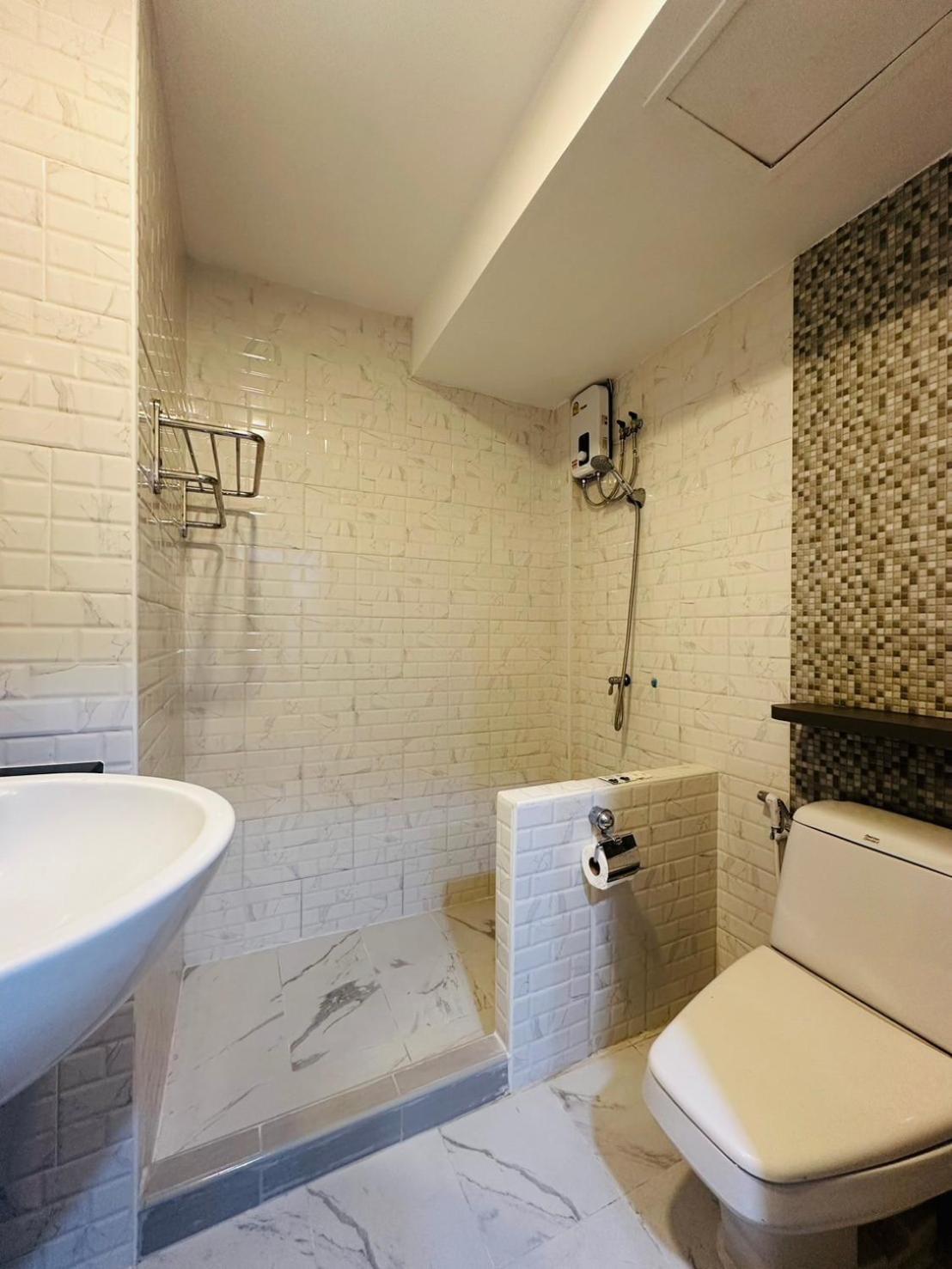 בנגקוק Royal Garden Home Hotel מראה חיצוני תמונה