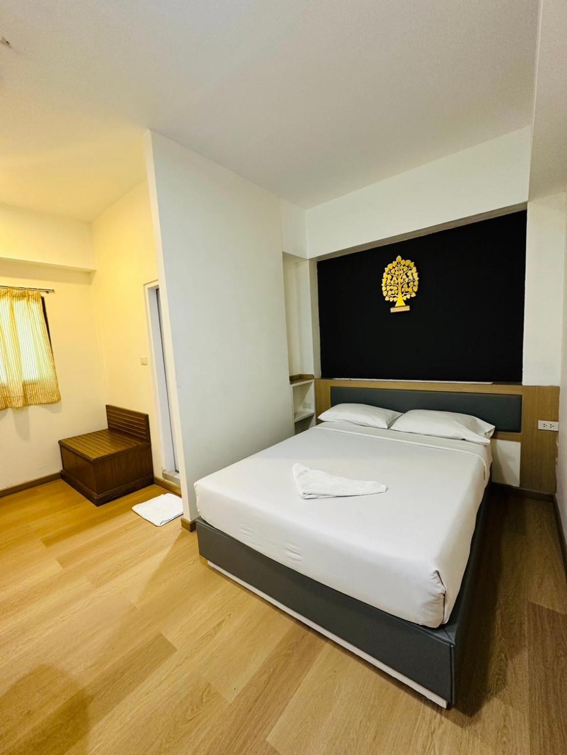 בנגקוק Royal Garden Home Hotel מראה חיצוני תמונה