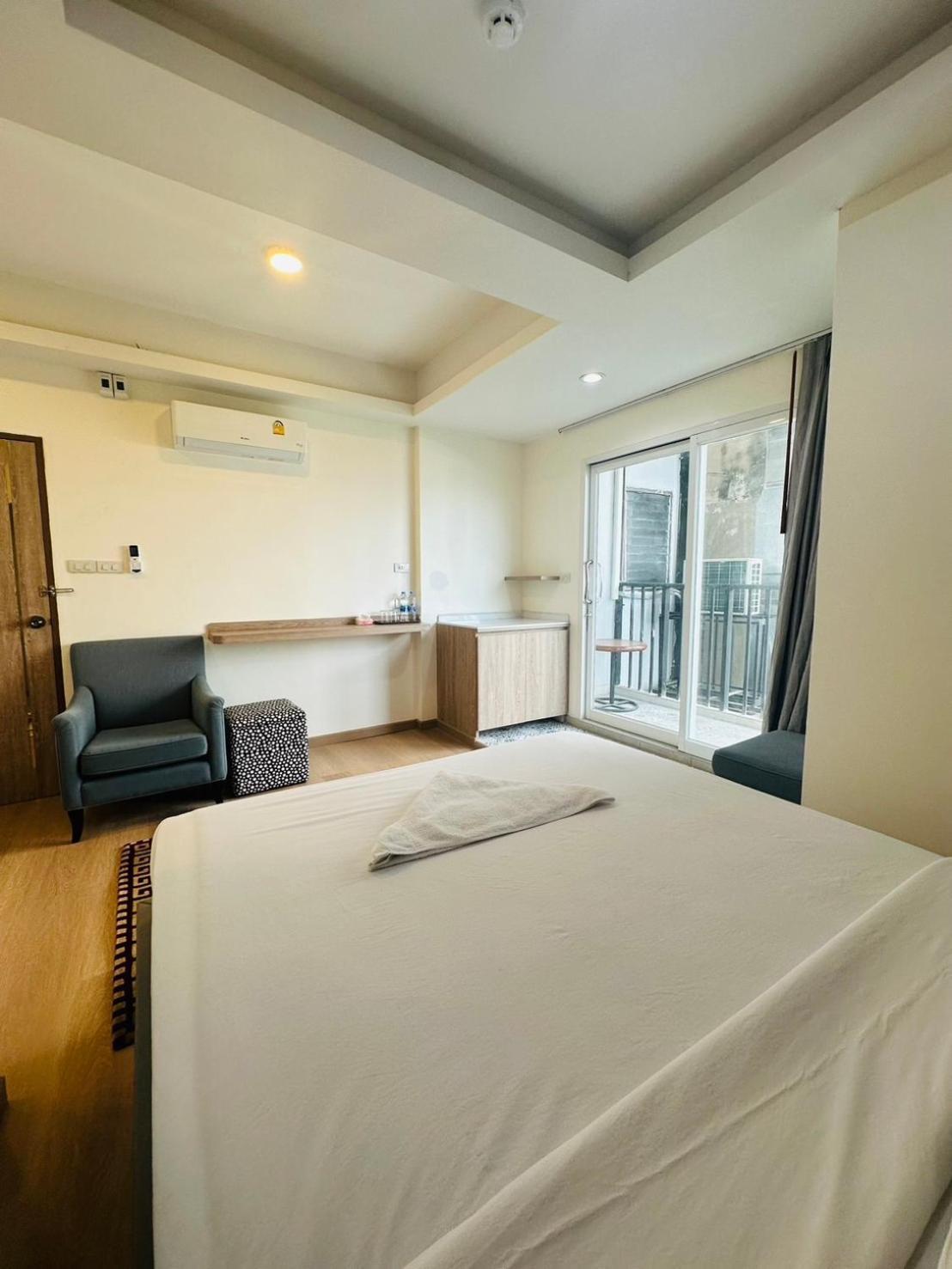בנגקוק Royal Garden Home Hotel מראה חיצוני תמונה