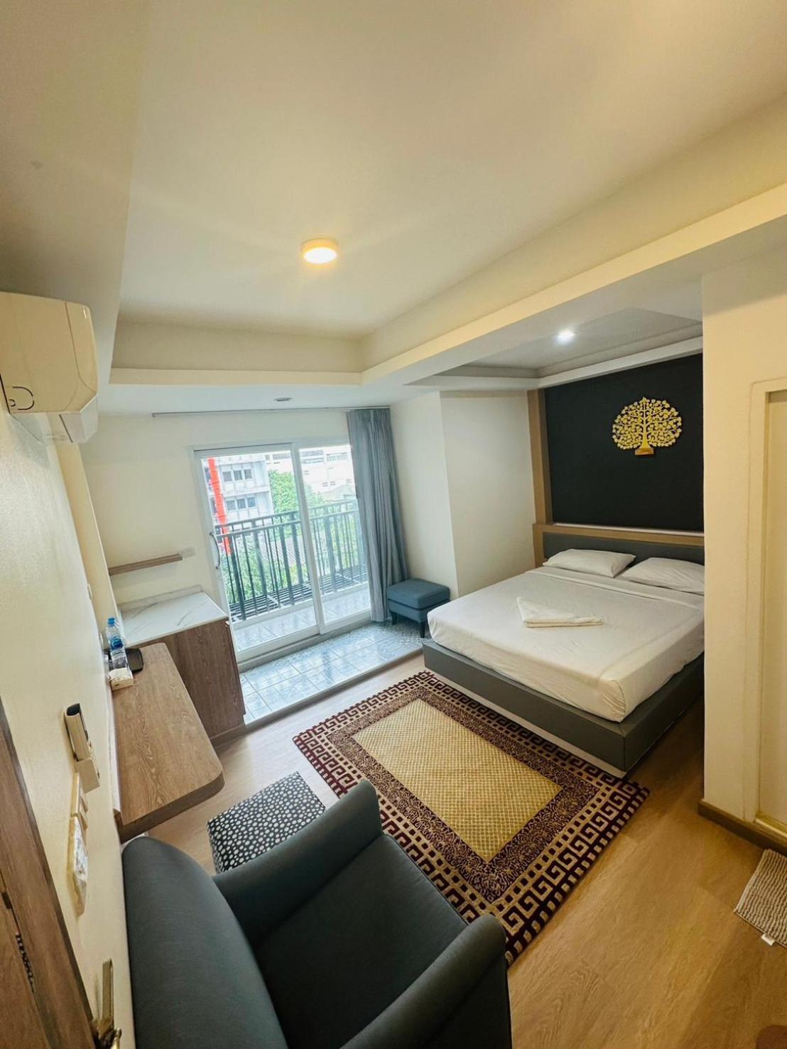 בנגקוק Royal Garden Home Hotel מראה חיצוני תמונה