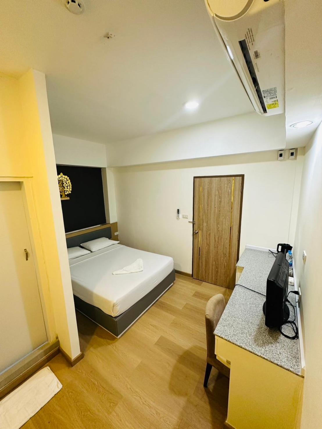 בנגקוק Royal Garden Home Hotel מראה חיצוני תמונה